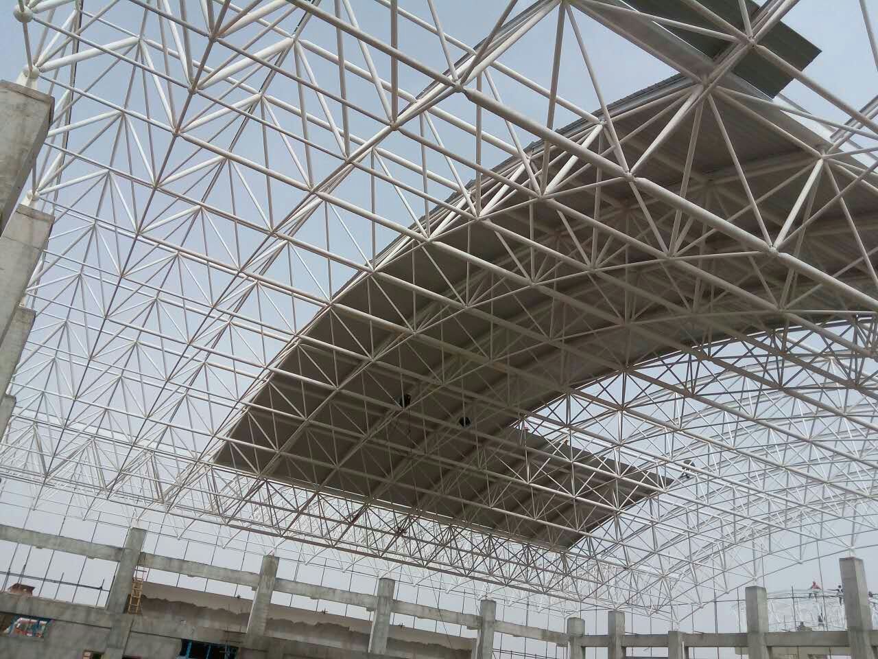米泉青岛一汽网架